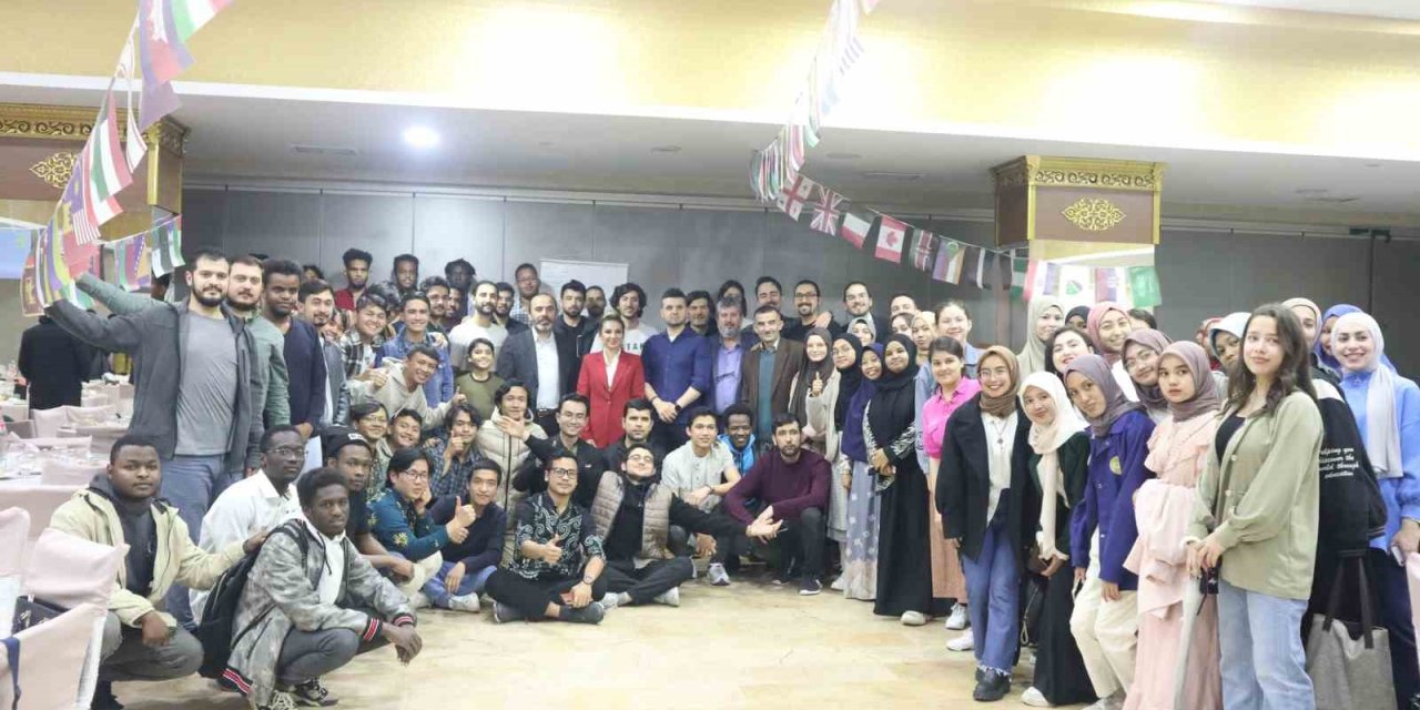 Eskişehir’de 200 Yabancı Öğrenci İftar Yemeğinde Bir Araya Geldi