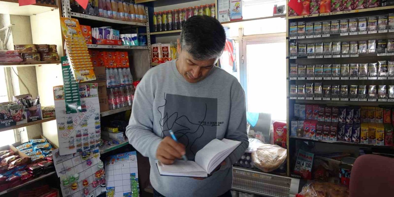 Hayırseverler Bakkalın Veresiye Defterini Sildi