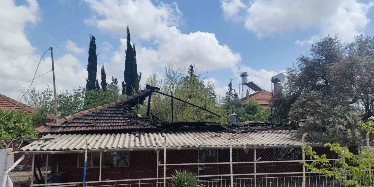 Antalya’da Müstakil Ev Alevlere Teslim Oldu