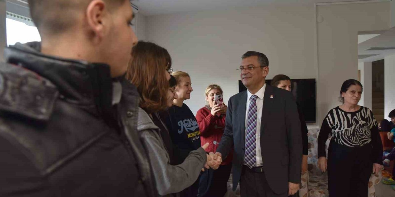 Özgür Özel, Tepebaşı’nın Konuğu Depremzedelerle Buluştu