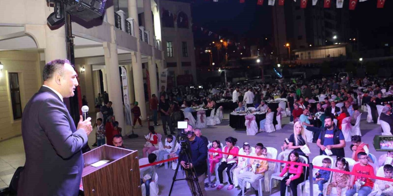 Başkan Yılmaz, Personeliyle İftarda Bir Araya Geldi