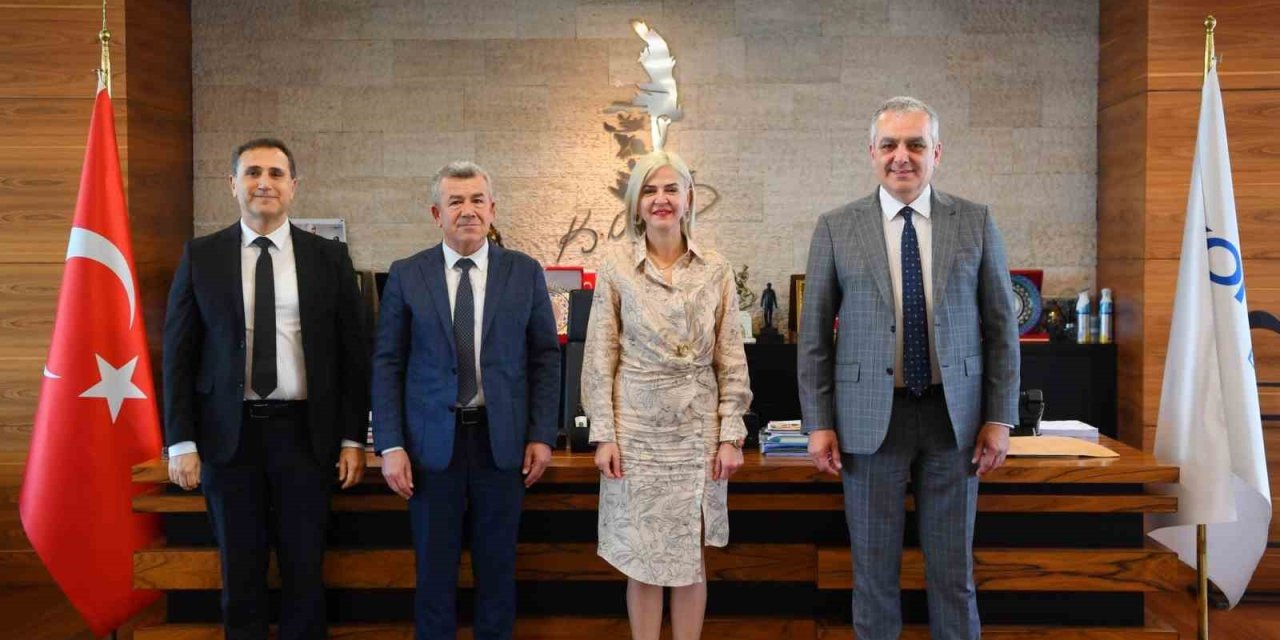 Başkan Esen Personel İle Bayramlaştı