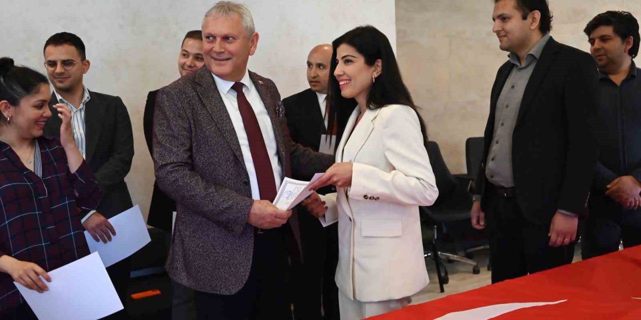 Kemer Belediyesi’nde Memurlar Yemin Etti