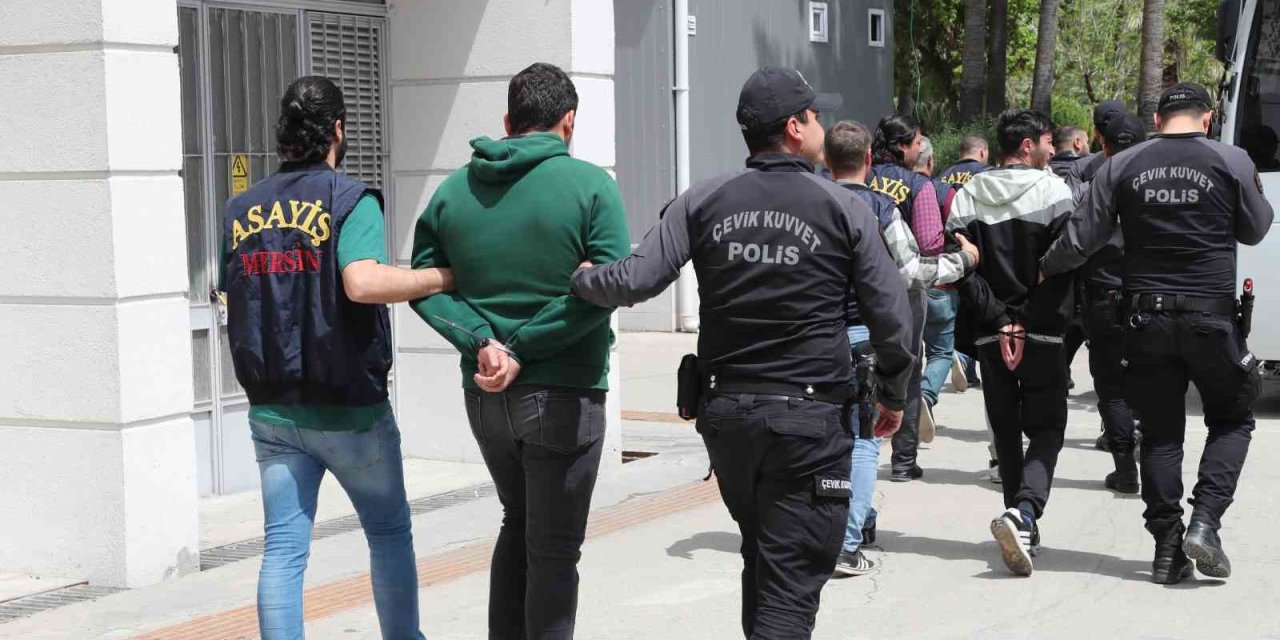 Sosyal Medyada Yüksek Kazanç Vaadiyle 2 Milyon Lira Dolandıran Şüpheliler Yakalandı