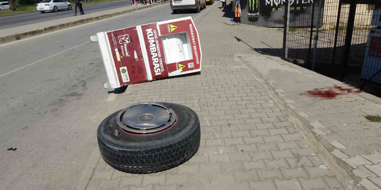 Tur Otobüsünün Kopan Lastiği Kaldırımdaki Vatandaşı Ağır Yaraladı