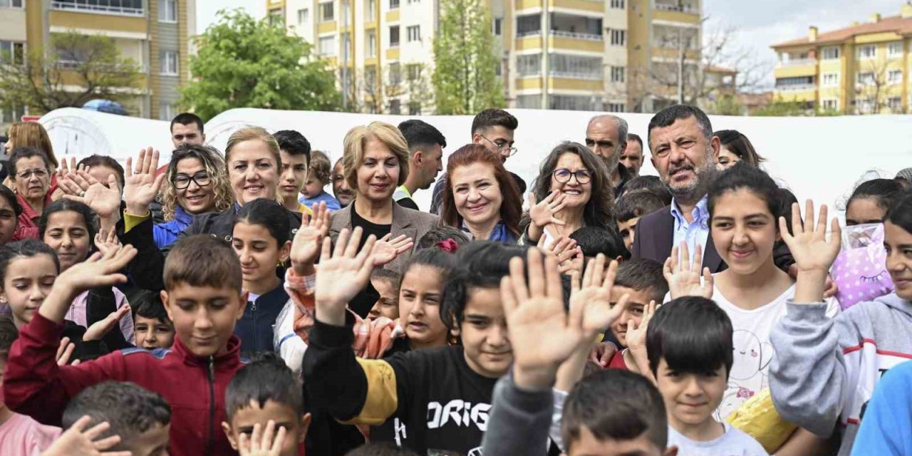 Depremzede Çocuklara Bayram Hediyesi Mersin’den