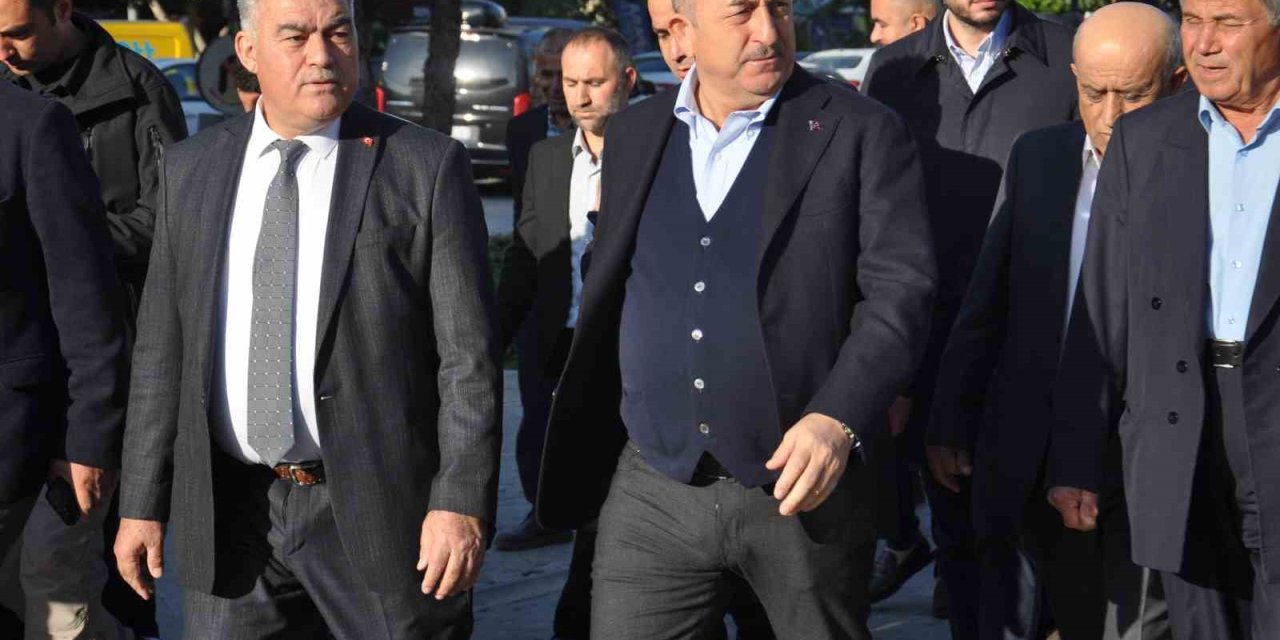 Bakan Çavuşoğlu Bayram Namazını Gazipaşa’da Kıldı
