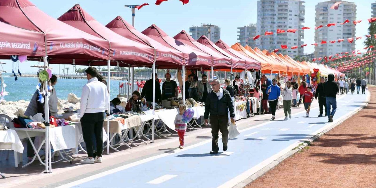 Mersin Büyükşehir Belediyesinin Stantlarında Bu Kez Depremzede Üreticiler Yer Alıyor