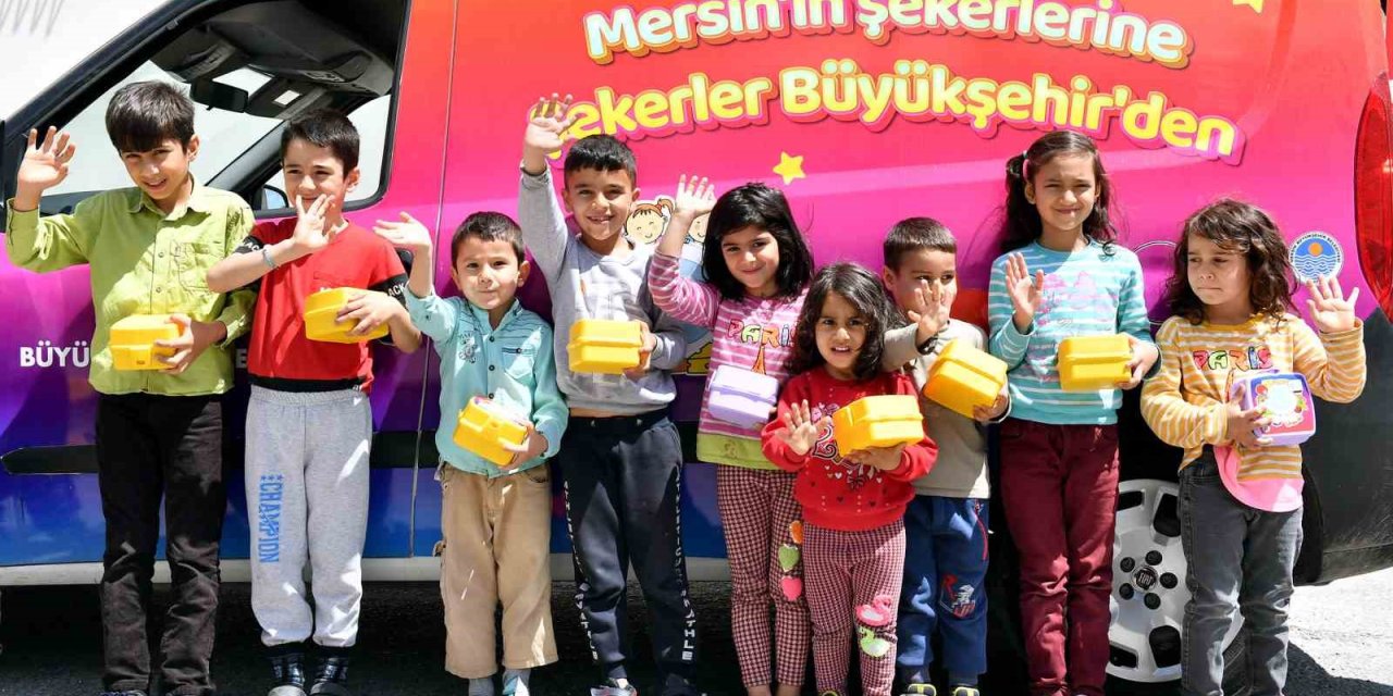 Mersin’de Çocuklara 60 Bin Beslenme Kutusu Dağıtıldı