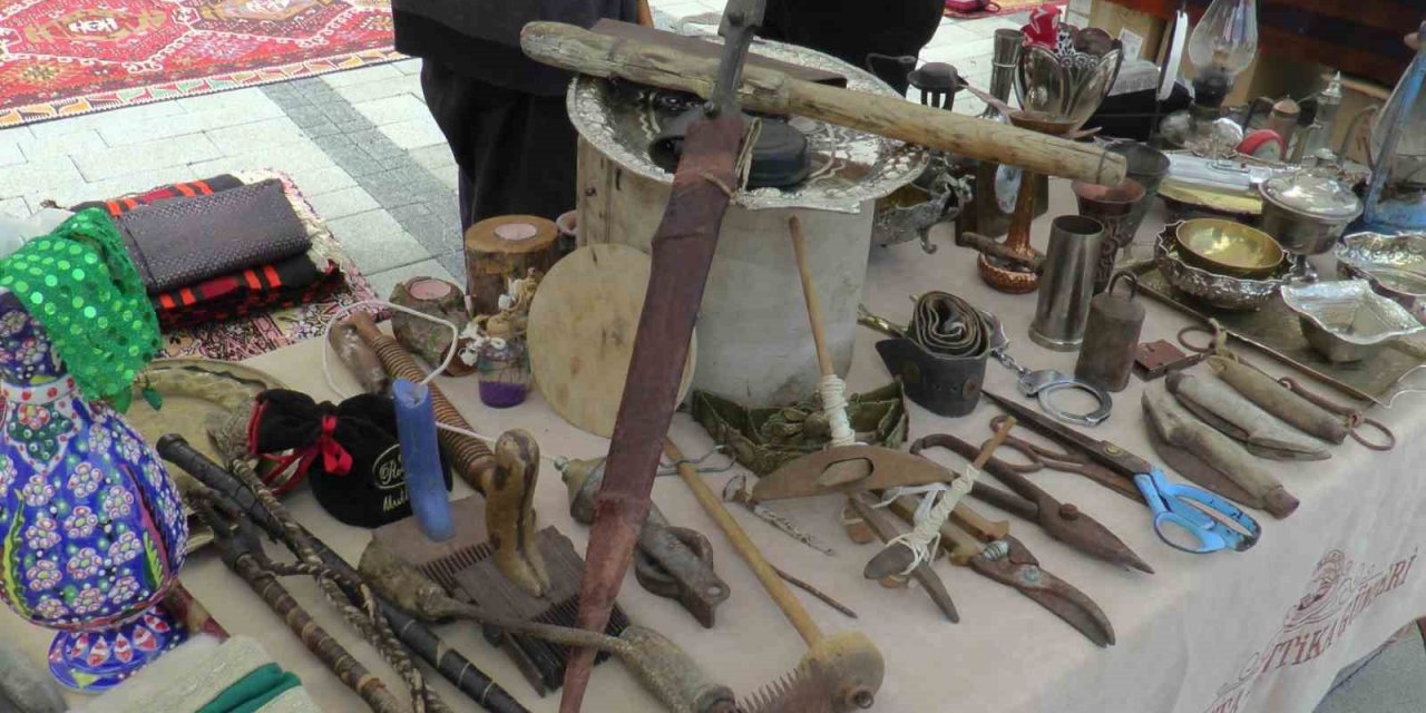 1.5 Asırlık Çerkez Kaması İlk Günkü Gibi