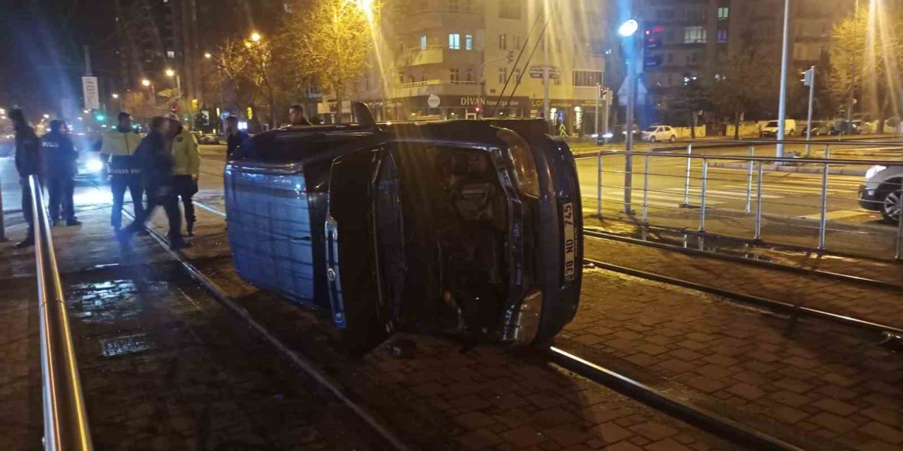 Takla Attığı Aracı Bırakıp Kaçtı