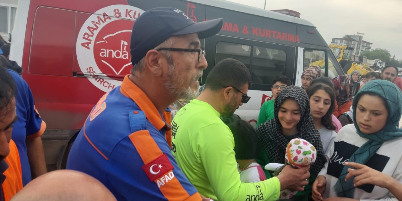 Hasan Müdür Gönülleri Fethediyor