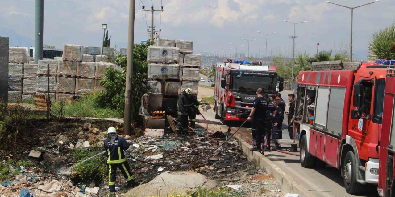 Otluk Alan Yangını Seramiklere Zarar Verdi