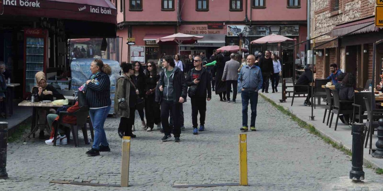 Tarihi Odunpazarı Evleri’nde Bayram Kalabalığı