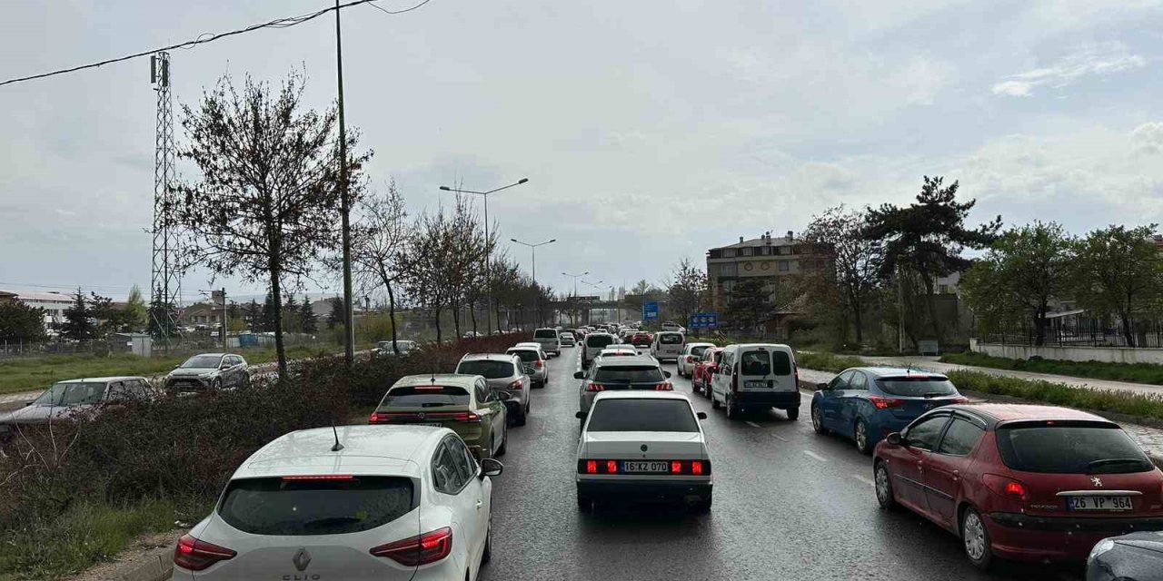 Bayramda Park Gezisi Trafik Çilesine Dönüştü