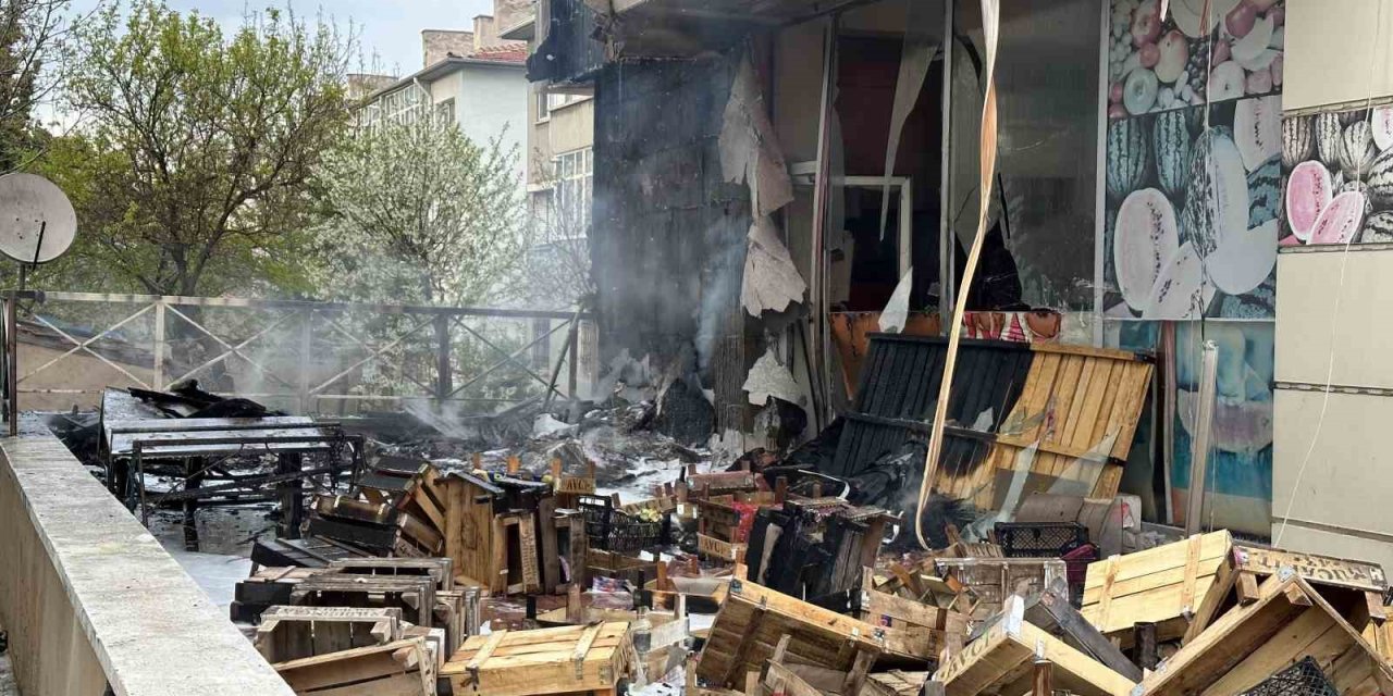 Alevler 7 Katlı Binayı Sardı: Bayram Ziyareti Olası Faciayı Önledi