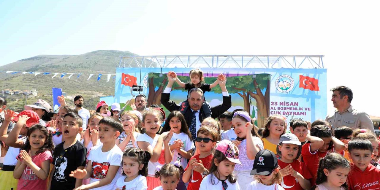 Başkan Yalçın’ın 23 Nisan Mesajı