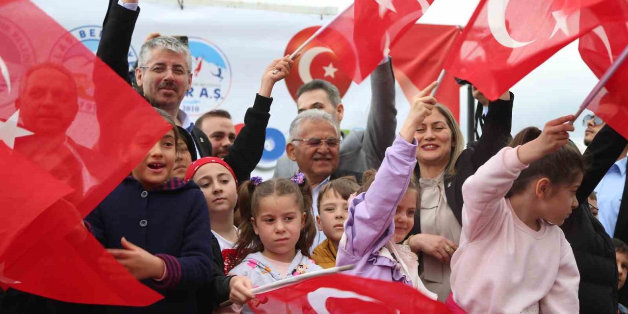 Çocuklar Bayramlarını ’çocuk Şenliği’nde Kutladı