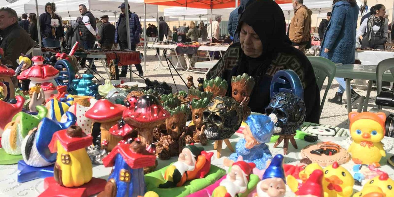 Kızının Malzemelerini Hobi Olarak Kullanıp Meslek Sahibi Oldu