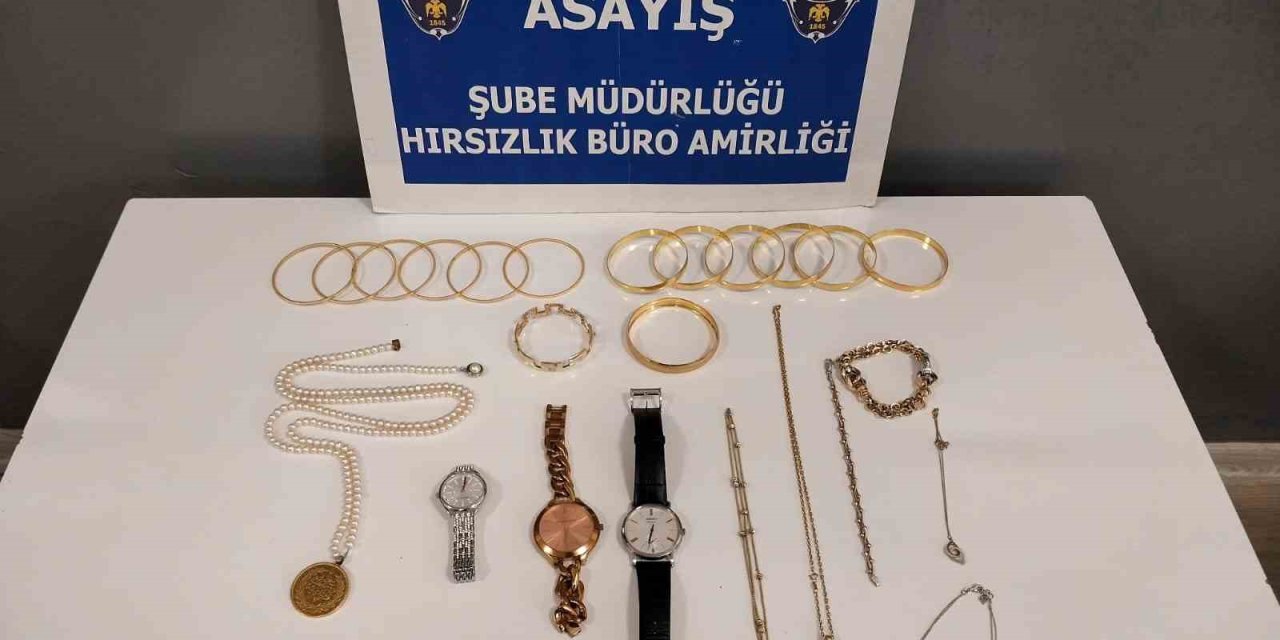 Kayıp 400 Bin Tl Değerindeki Kayıp Ziynet Eşya Çantasını Polis Buldu