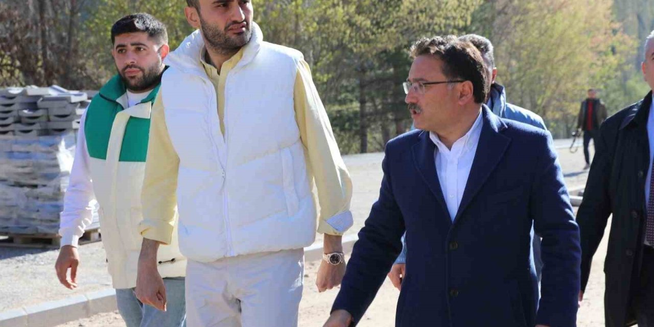 Soğanlı Vadisi Tanıtılıyor: Czn Burak İle Vadide Sıcak Hava Balonuna Bindi