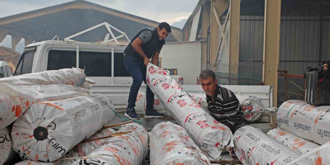 Aksulu Afetzede Çiftçilere Sera Naylonu Desteği