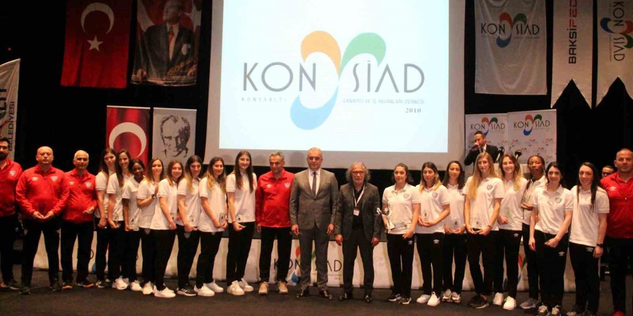 Konyaaltı Kadın Hentbol Takımı’nda Hedef, Avrupa Şampiyonası’nı Kazanmak