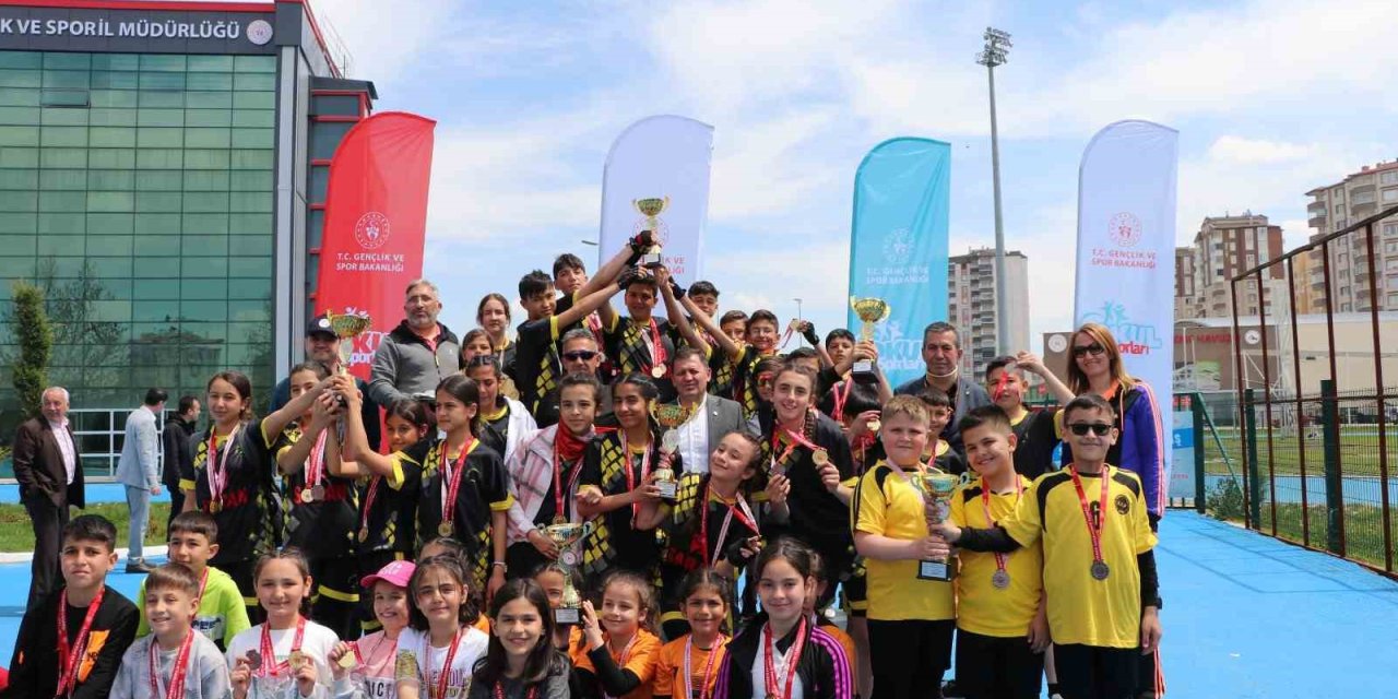 Pedallar Bisiklet Müsabakaları İçin Çevrildi