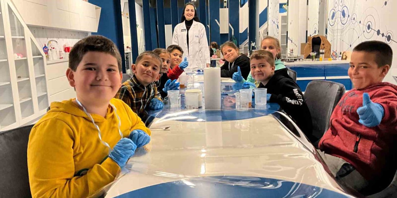 Antalya Bilim Merkezi’nin Atölye Çalışmalarına Yoğun İlgi