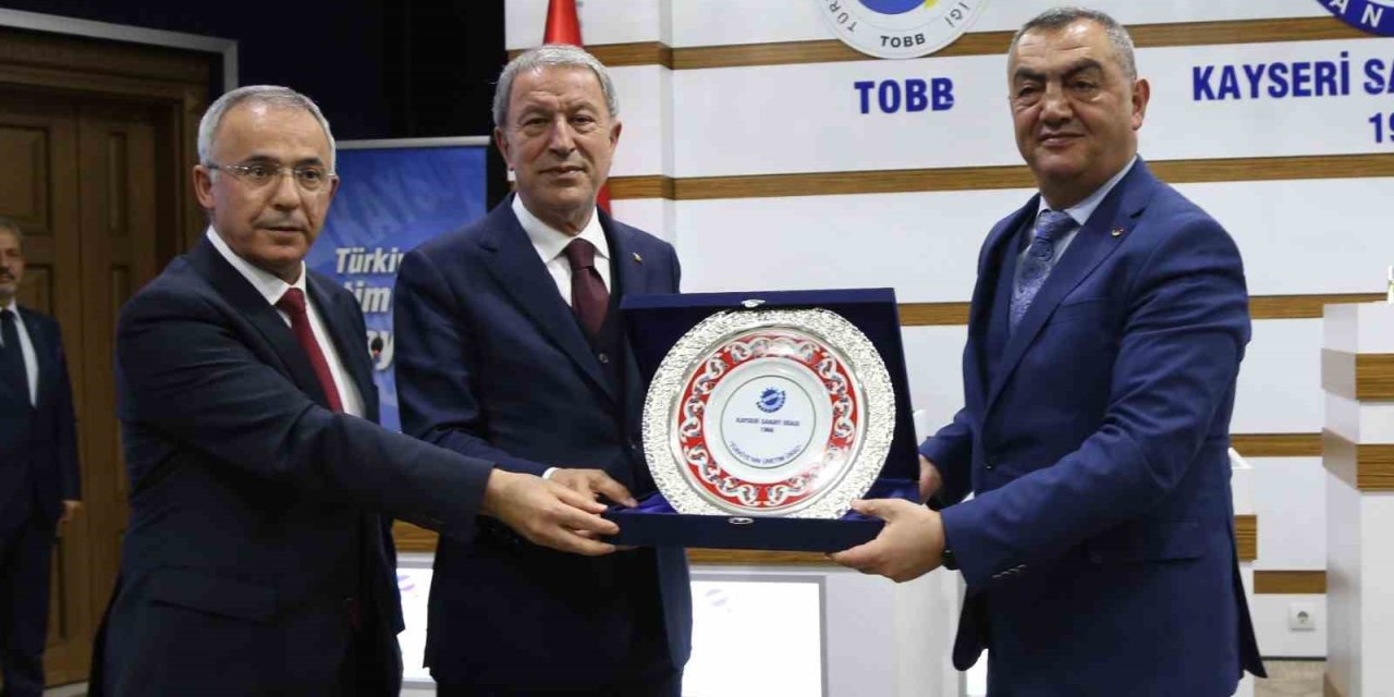 Bakan Akar: "cumhurbaşkanımızın Savunma Sanayiine Olan Israrı Bütün Sistemi Hareketlendirdi”