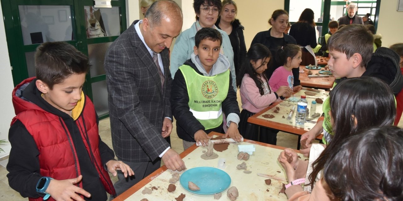 Eskişehir Valiliği Ve Esogü Hamer’den Depremzede Öğrenciler İçin Farklı Bir 23 Nisan Kutlaması