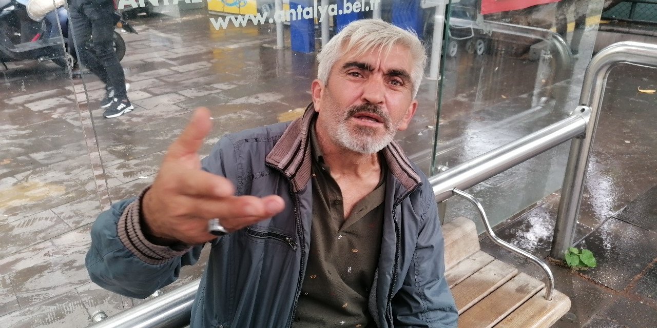 Kırmızı Işıkta Direksiyon Başındı Sızdı, ’içiyorsam Sebebi Var’ Dedi