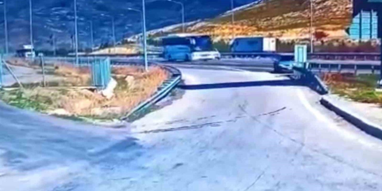 Dinlenme Tesisine Girmek İsterken Bariyerlere Girdi