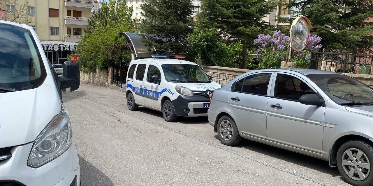 Genç Kadın Kendini Asarak Yaşamına Son Verdi