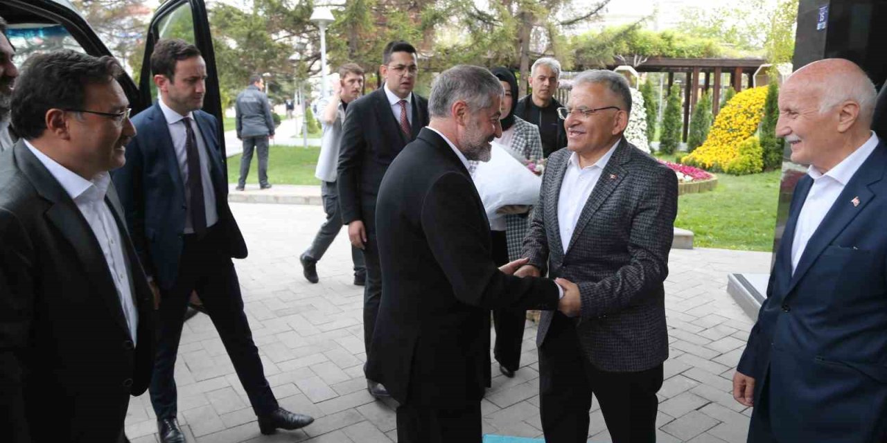 Bakan Nebati Kayseri Büyükşehir’i Ziyaret Etti