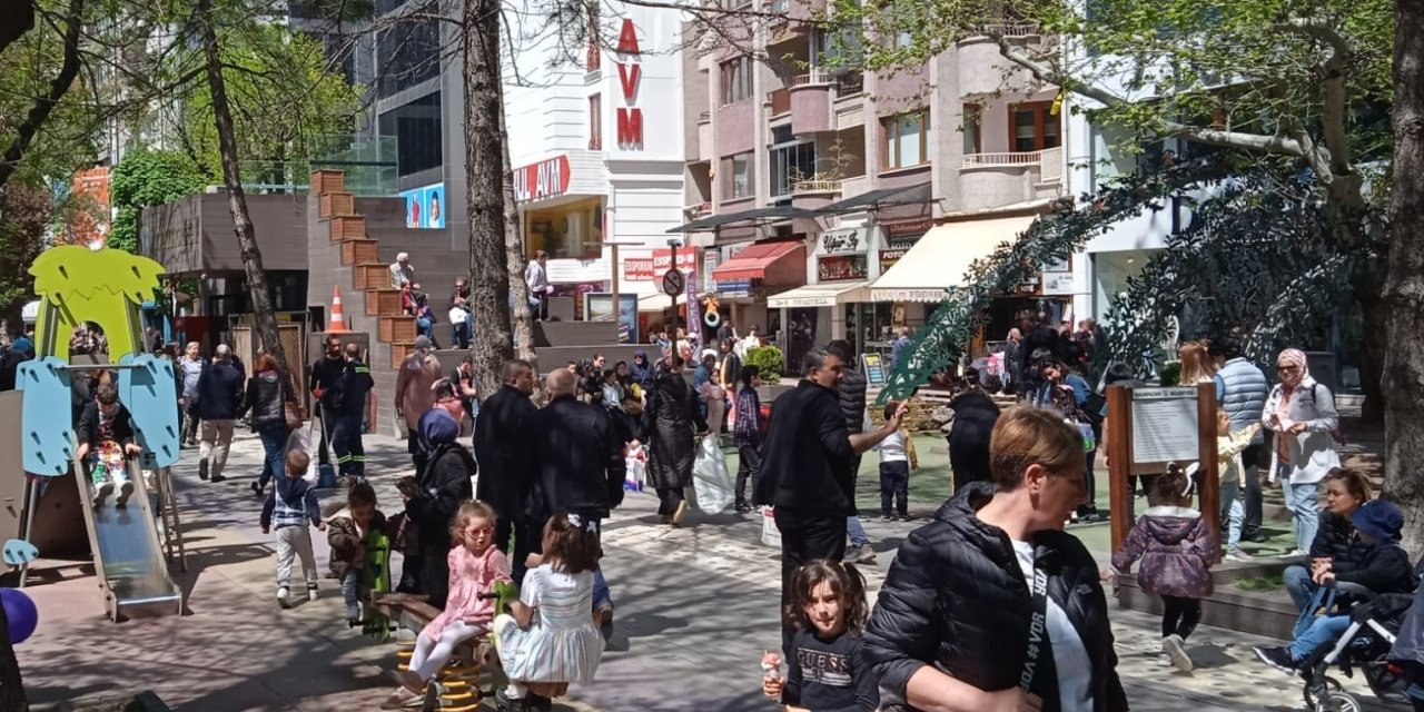 1 Mayıs Tatilini Fırsat Bilen Vatandaşlar Güzel Havanın Keyfini Çıkardı