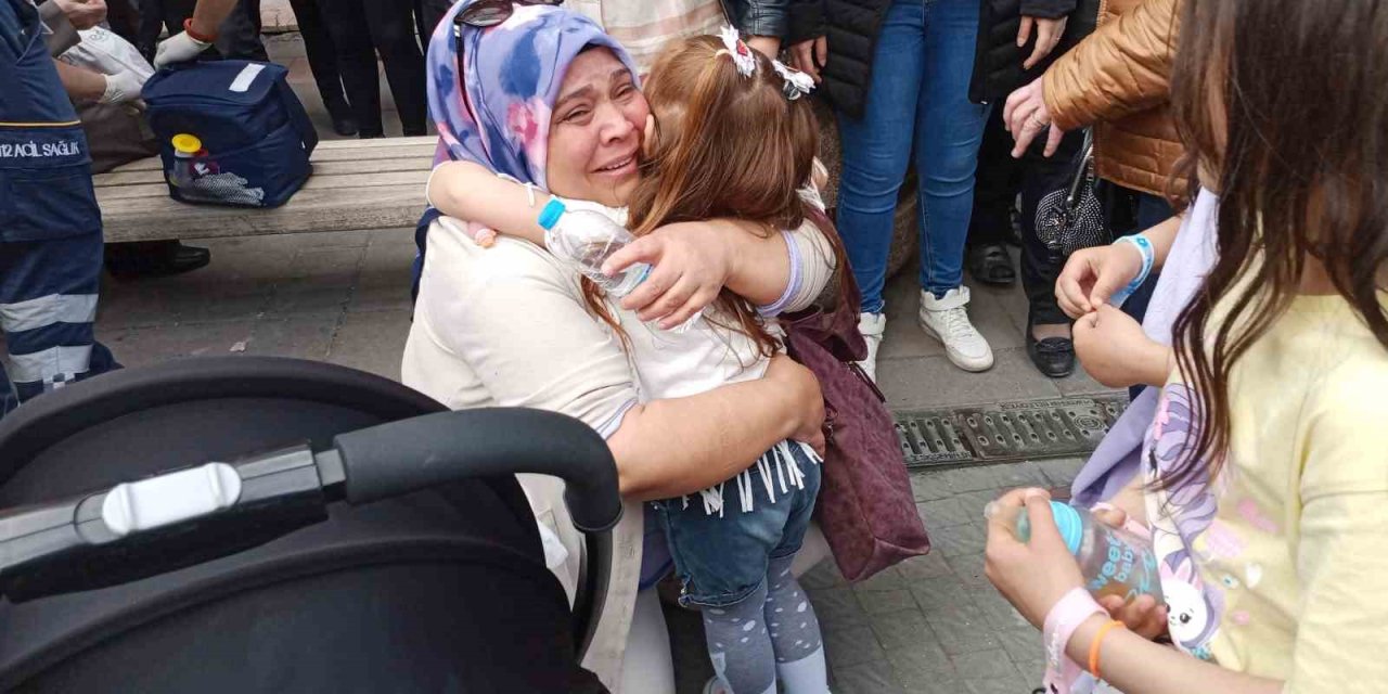 Kalabalıkta Çocuğunu Kaybeden Anneler Gözyaşları İçinde Kaldı