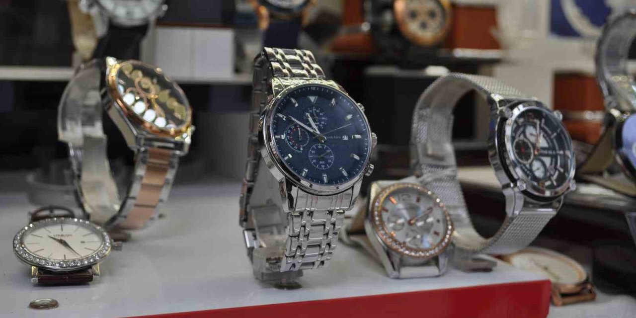 Tutkunları Klasik Saatlerden Vazgeçmiyor