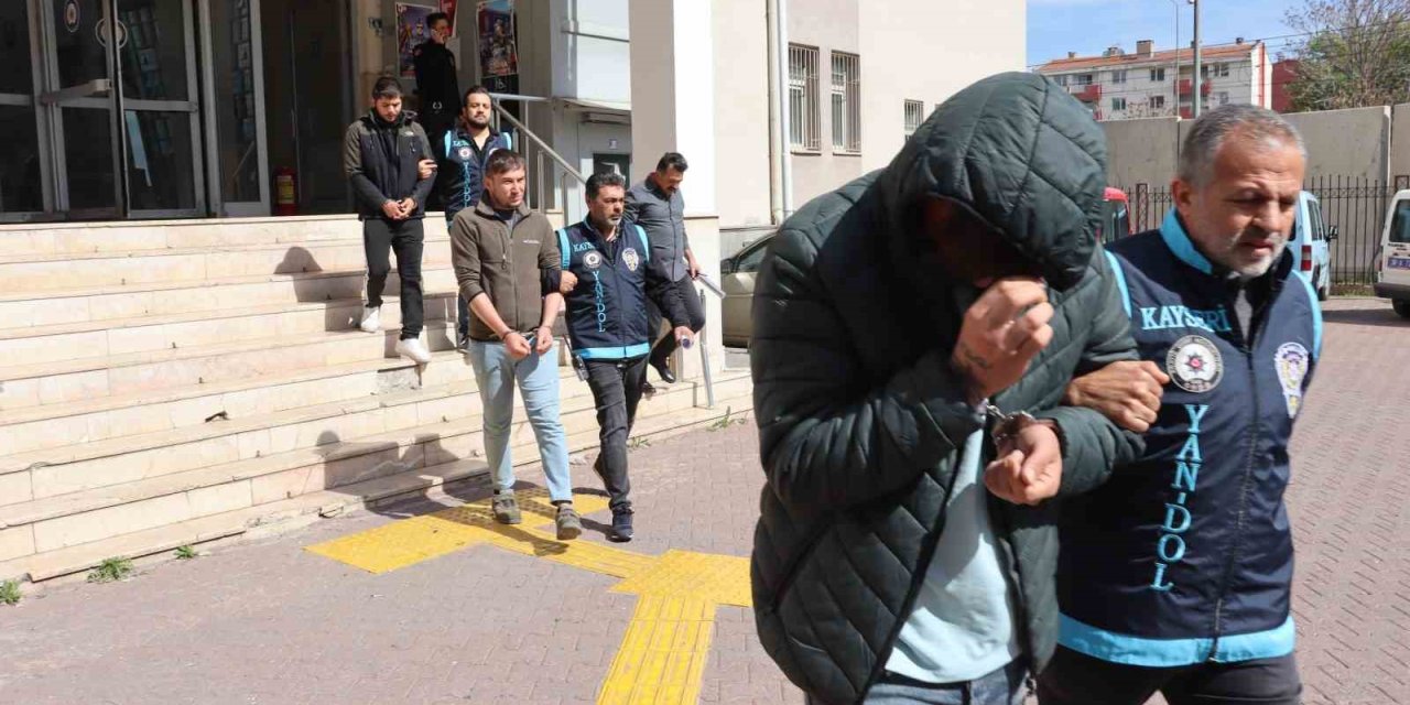 "oyun Konsolu Satıyoruz" Diyerek  260 Bin Tl Dolandırdılar