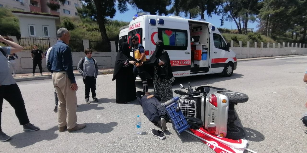 Kazada Yaralanan Sürücüyü Giysileriyle Güneşten Korudular