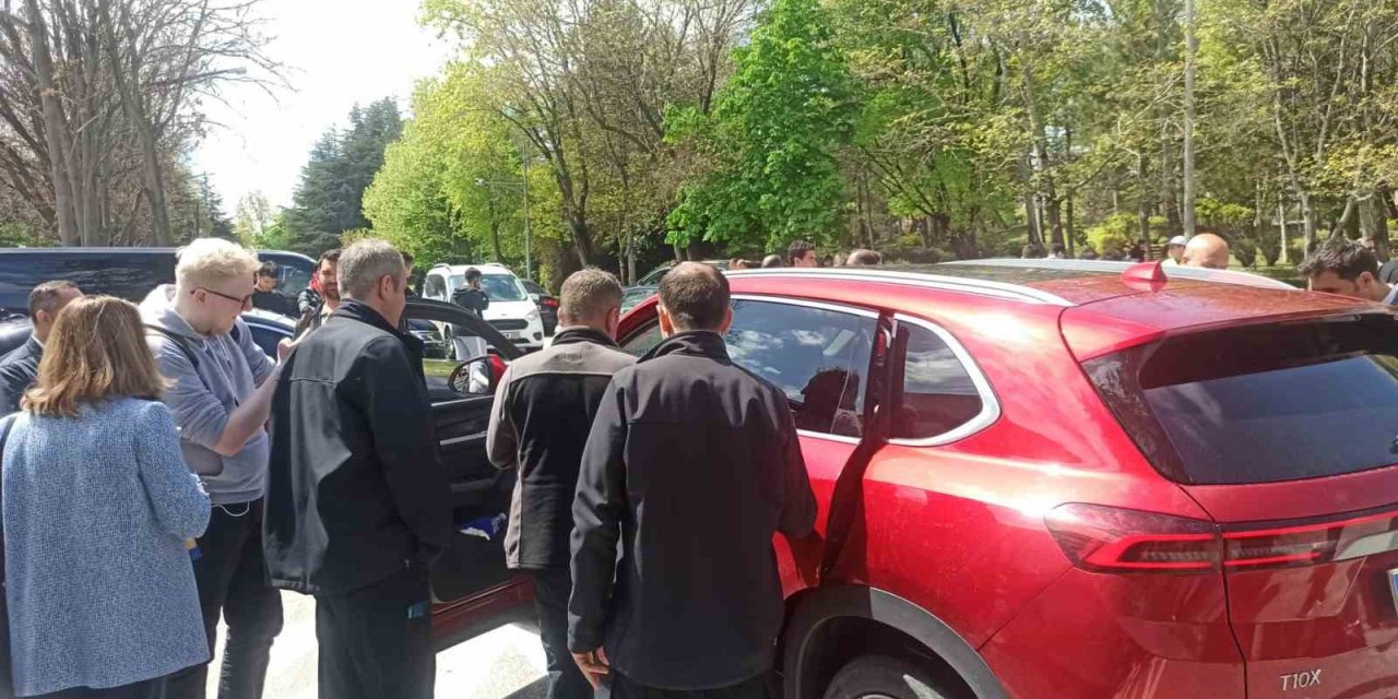 İkaf’23 Fuarında Togg’a Öğrencilerden Yoğun İlgi