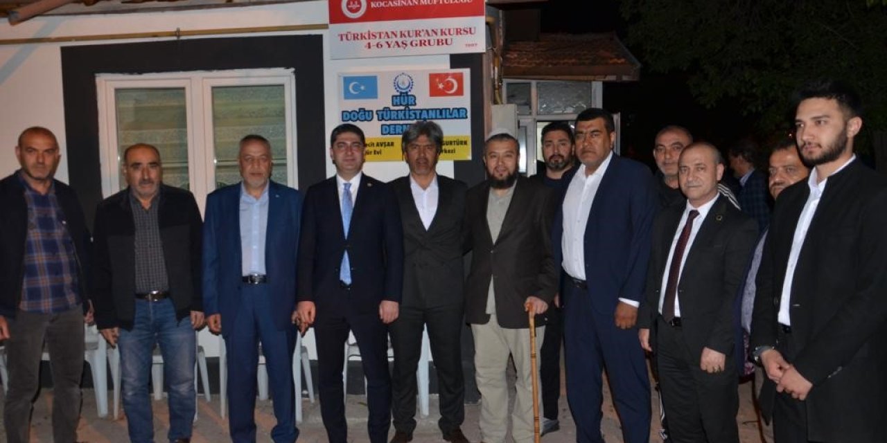 Mhp’li Özdemir, Doğu Türkistanlılarla Buluştu