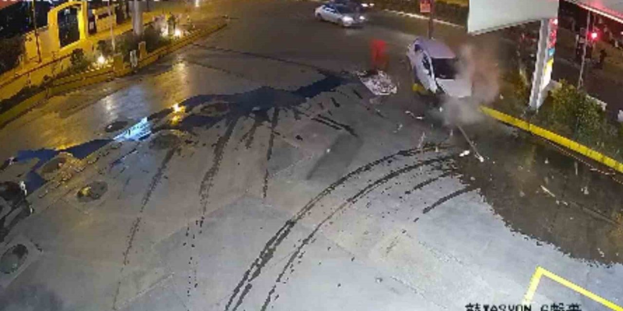 Polisin ‘dur’ İhtarına Uymadı, Kaçarken Refüje Çarptı