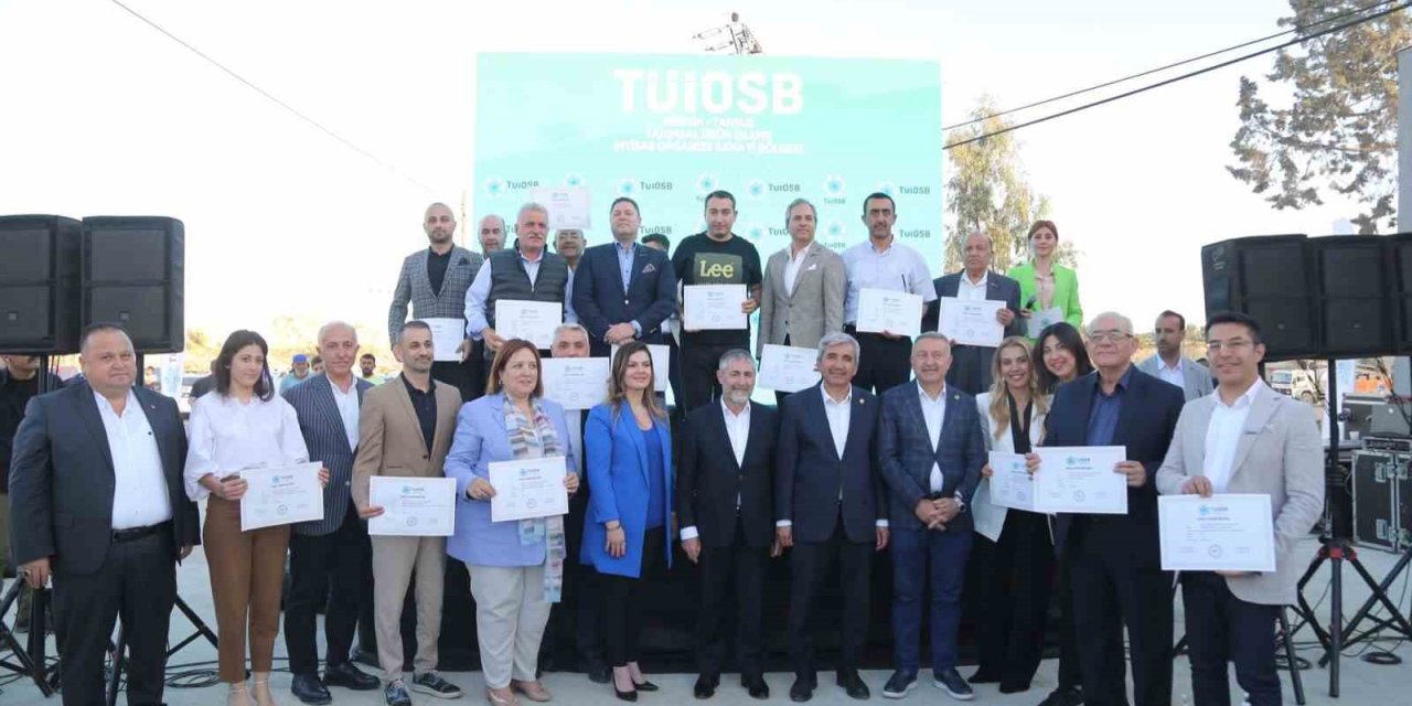 Tüiosb’de Yatırımcılara Arsa Tahsis Belgeleri Verildi