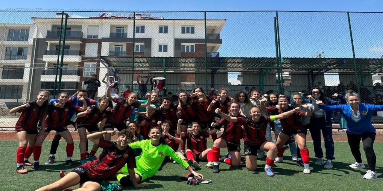 Eskişehirspor Farklı Kazanarak Play-off’u Garantiledi