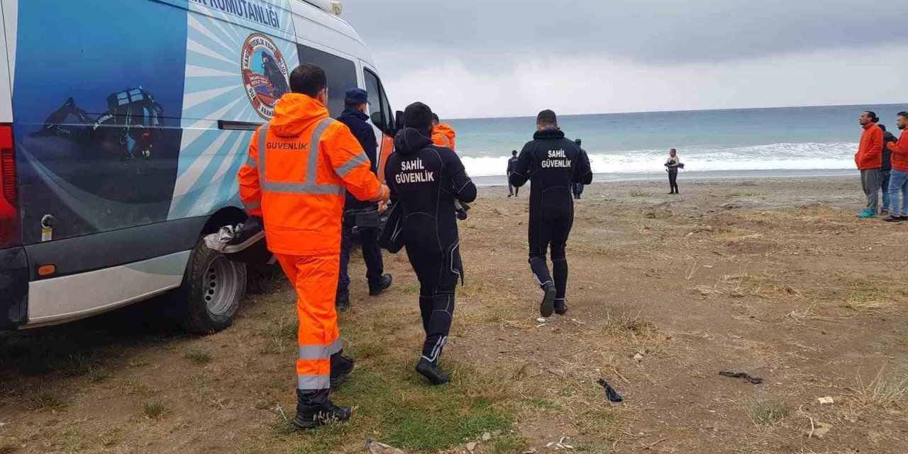 Denize Giren Genç Boğuldu