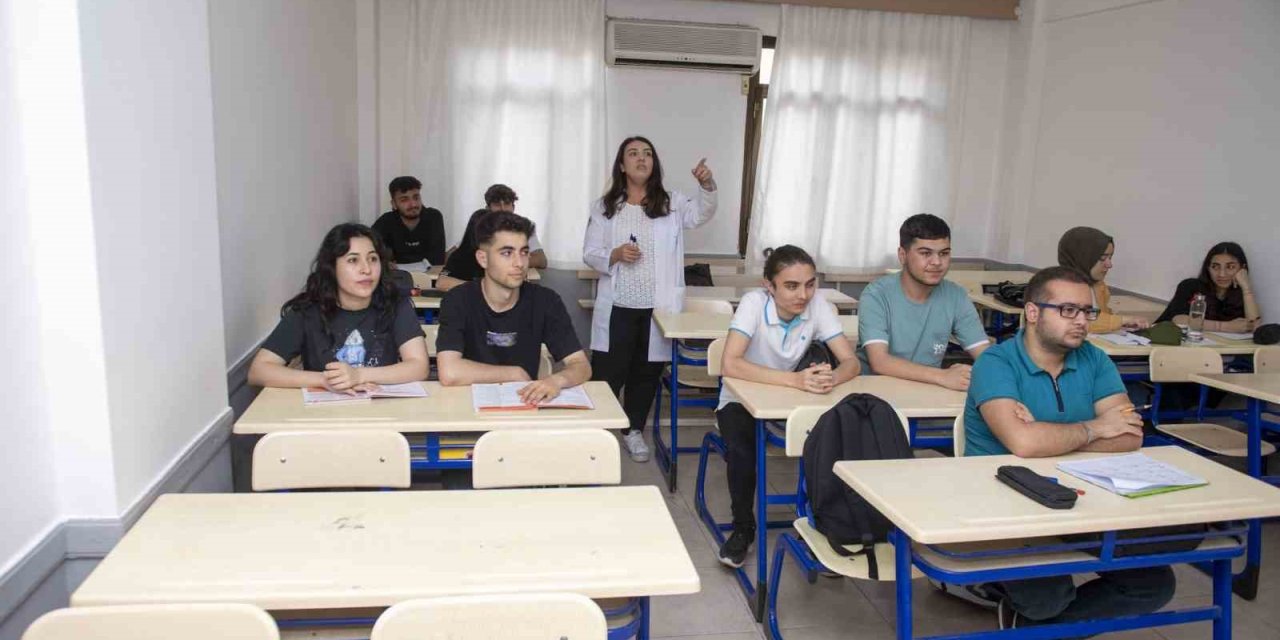 Mersin’deki Kurs Merkezleri Depremzede Öğrencilere Yeniden Umut Oldu