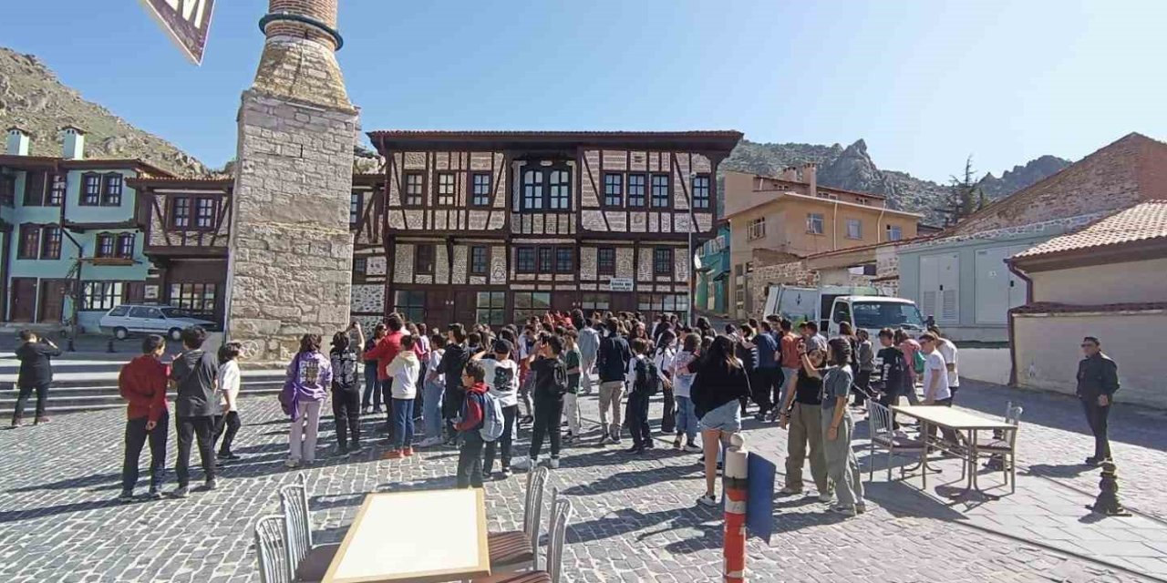 Turistlerin Gözde İlçesi Sivrihisar Oldu