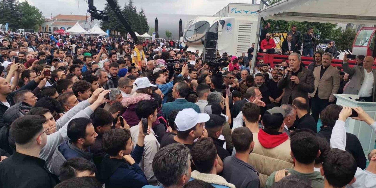 Bakan Akar: "terör Belasından Aziz Milletimizi Kurtaracağız"