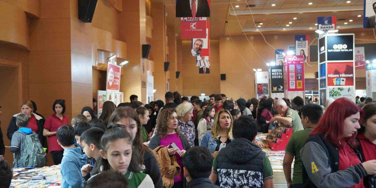 Kepez Kitap Fuarı’na Yoğun İlgi